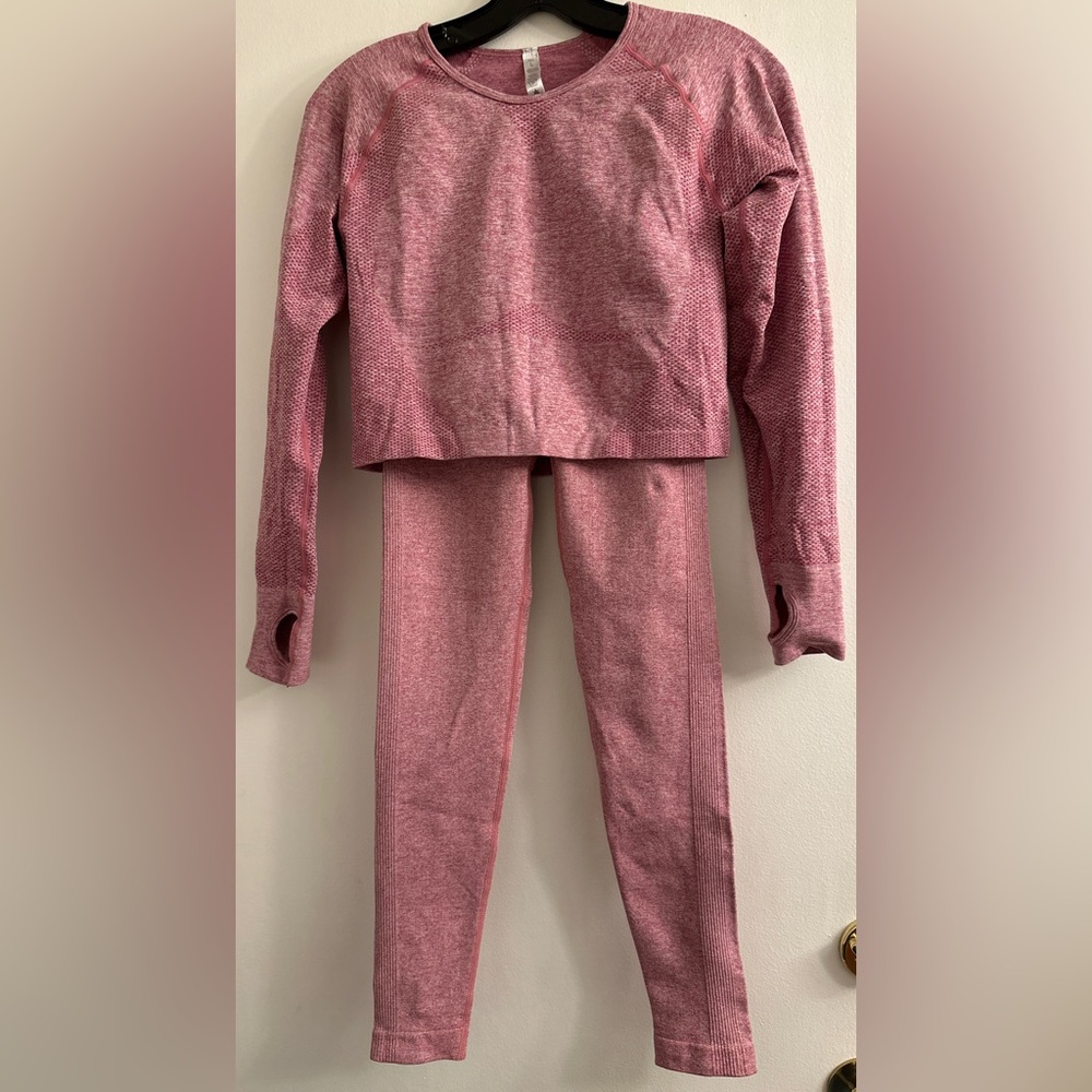 Pink Two-Piece Seamless high waist leggings and top